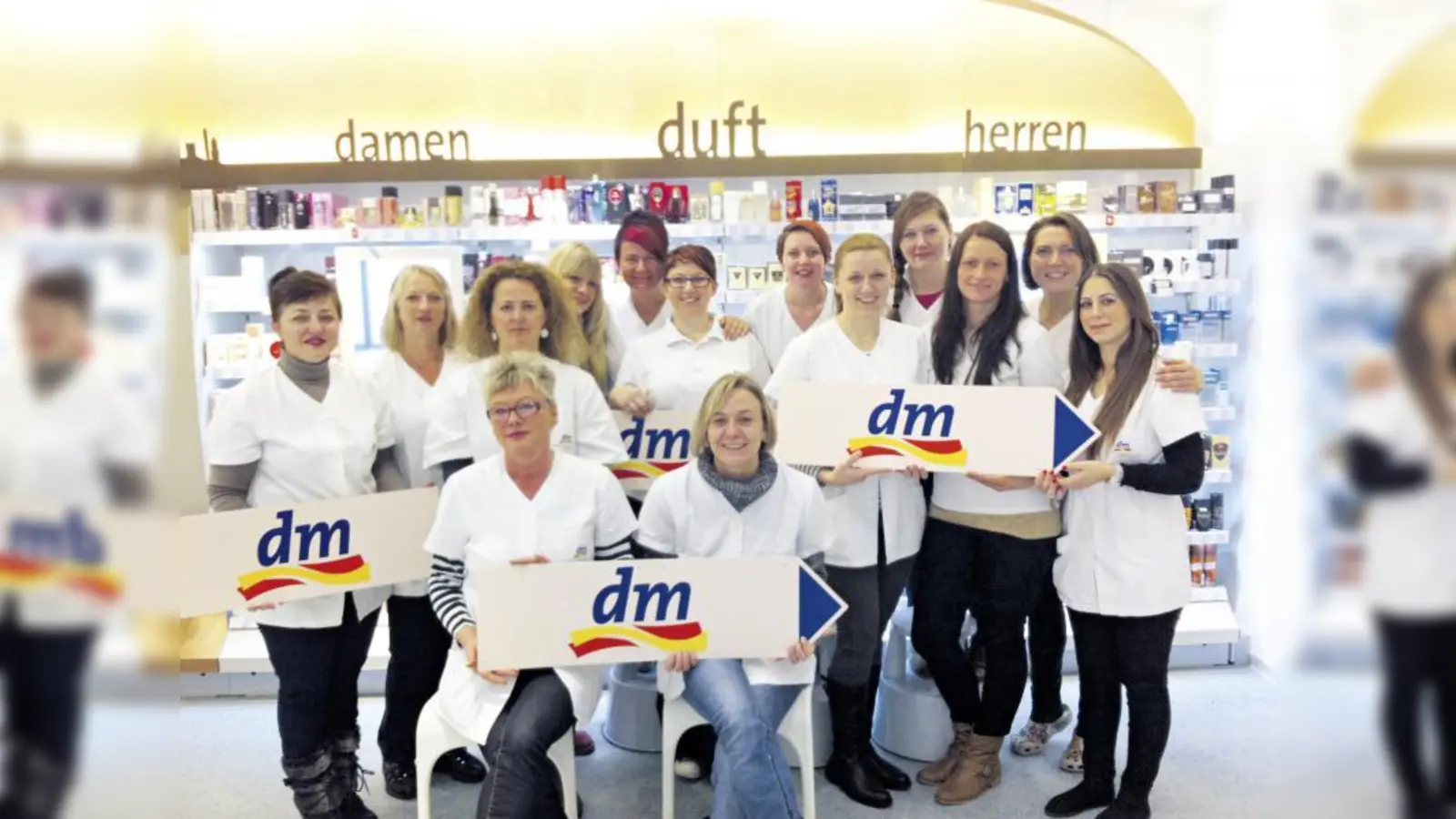 Das Team des neuen dm-Markts in Sendling freut sich auf die Eröffnung am 19. November. (Foto: dm)
