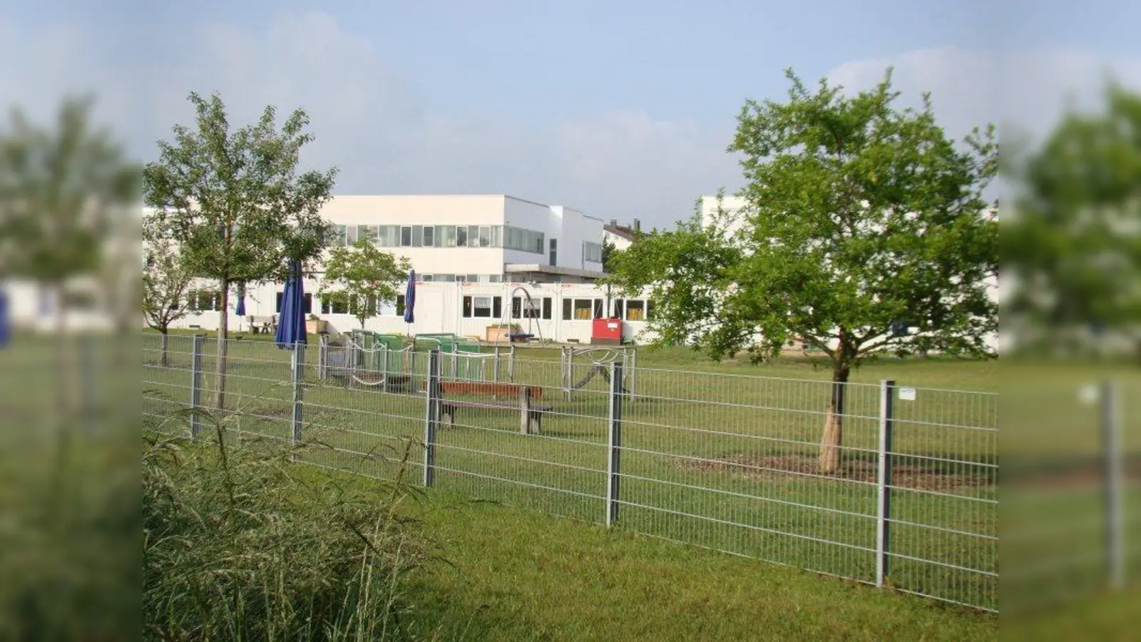 Statt in einem Container sollen die Kinder in ein Holzhaus umziehen. (Foto: pst)