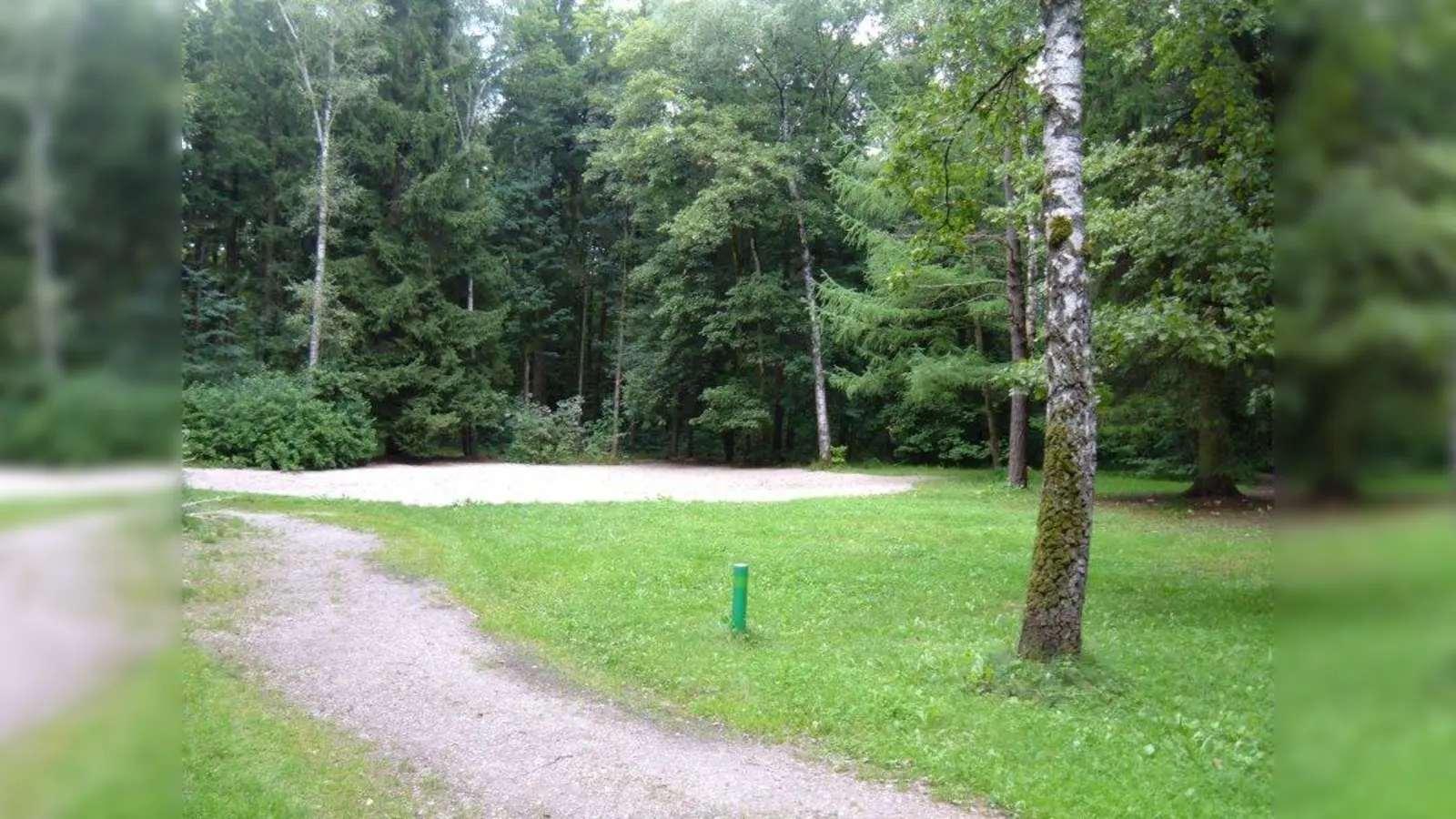 Südpark: Von dem bislang bestehenden Spielplatz blieb nur noch eine sandige Fläche zurück. (Foto: ah)