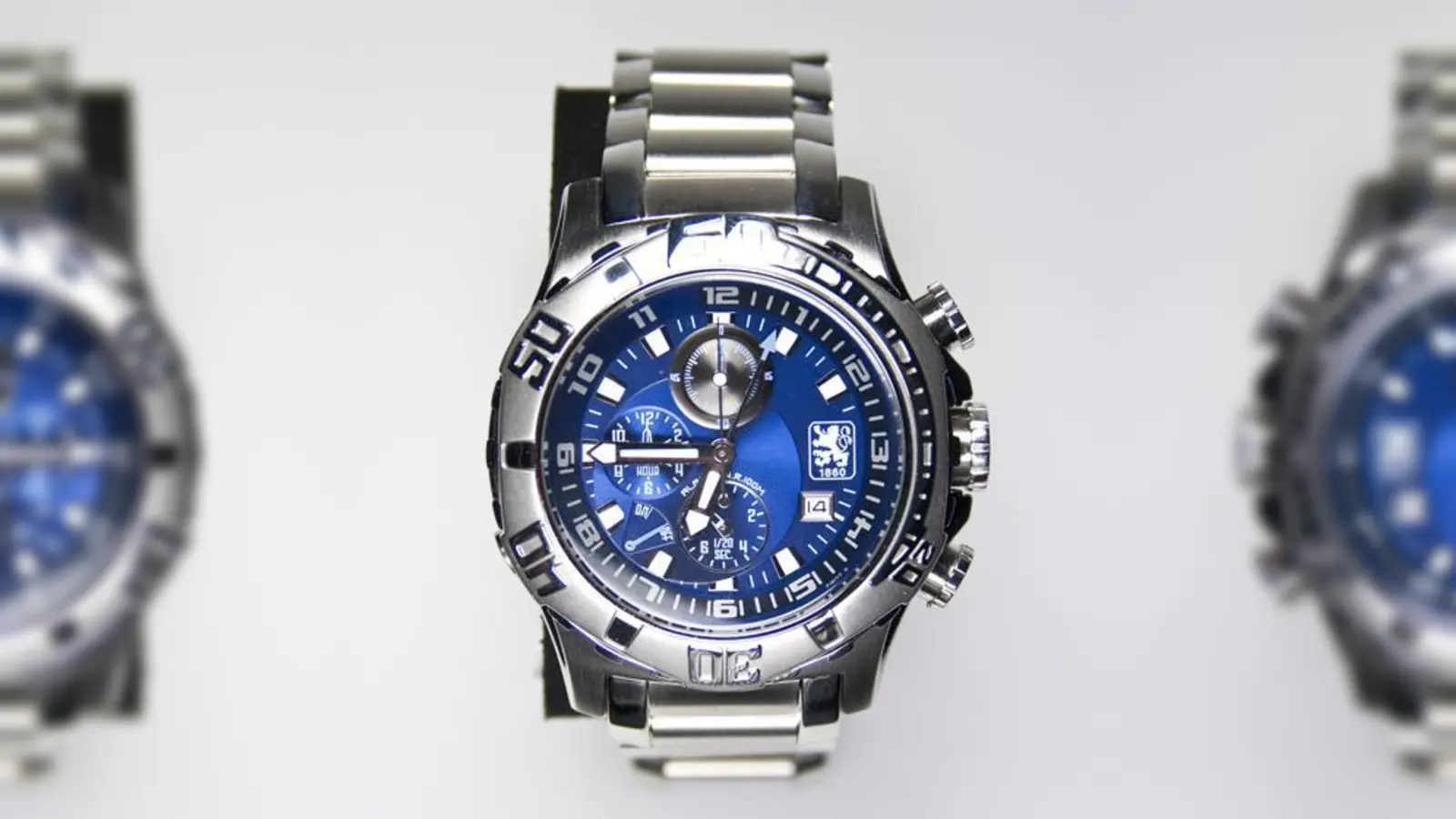 Begehrtes Sammlerobjekt: Der Löwen Chrono I mit der Nummer 11.  (Foto: Wochenanzeiger)