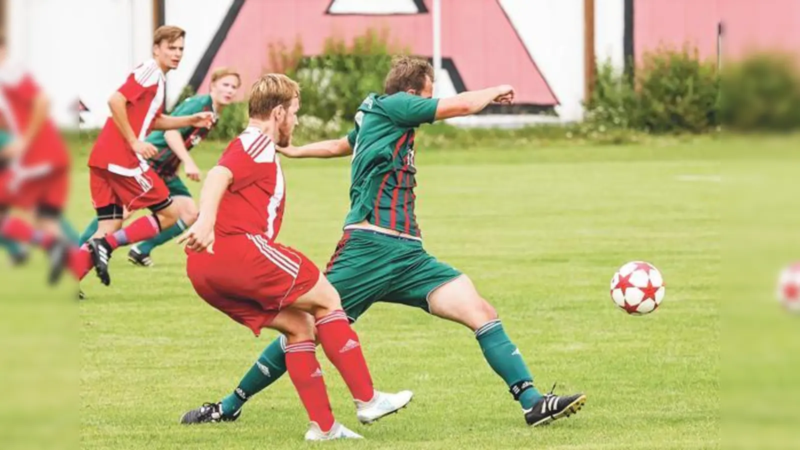 Fußball fernab der Glitzerwelt der Champions League: die Kreisligen.	 (Foto: Christian Riedel)