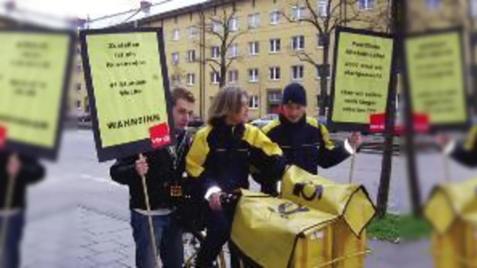 Wütend über die Pläne ihres Arbeitgebers: Münchner Postboten. 	 (Foto: verdi)