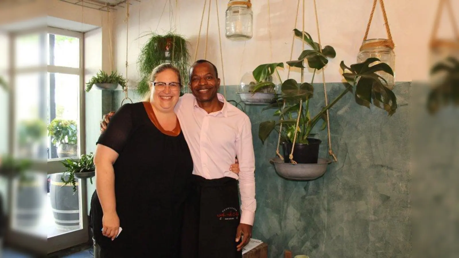 Sabine Ismael-Lang und ihr Mann Ibrahim Ismael aus Neuhausen lassen derzeit eine Schule im afrikanischen Ghana bauen. (Foto: sb)