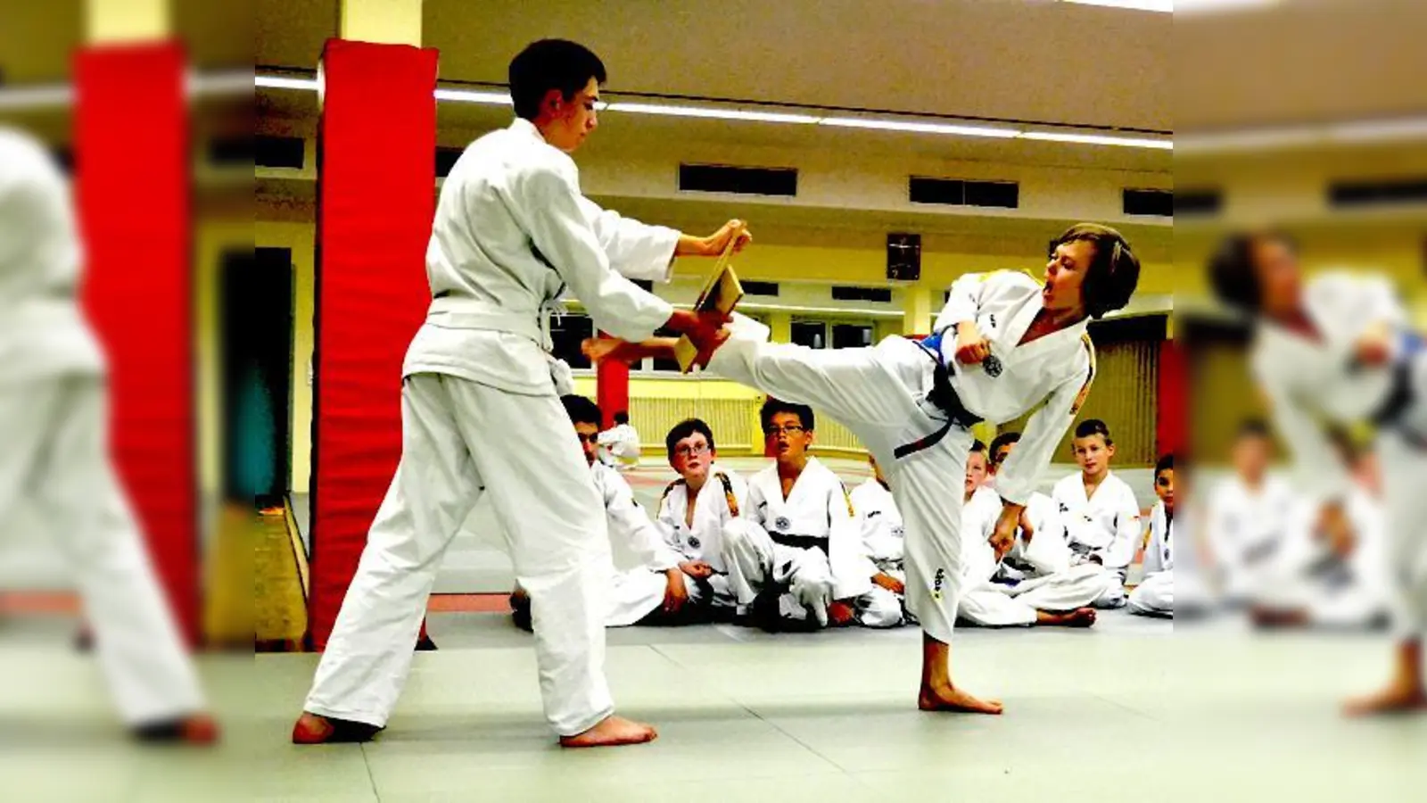 90 Minuten Prüfungsstress musten alle überstehen, ehe die Prüfer ihnen gratulierten.	 (Foto: VA)