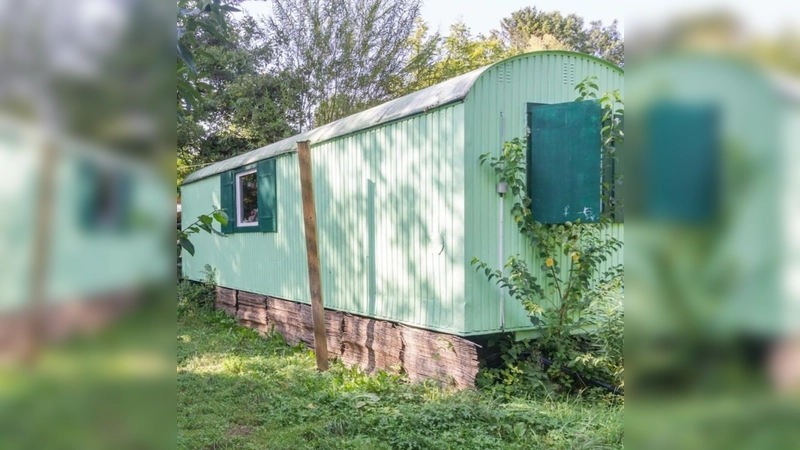Der Bauwagen ist für den Waldkindergarten unverzichtbar. Nach über 20 Jahren benötigen die Kinder aber einen neuen. Wer hilft mit? (Foto: Waldleben e.V.)
