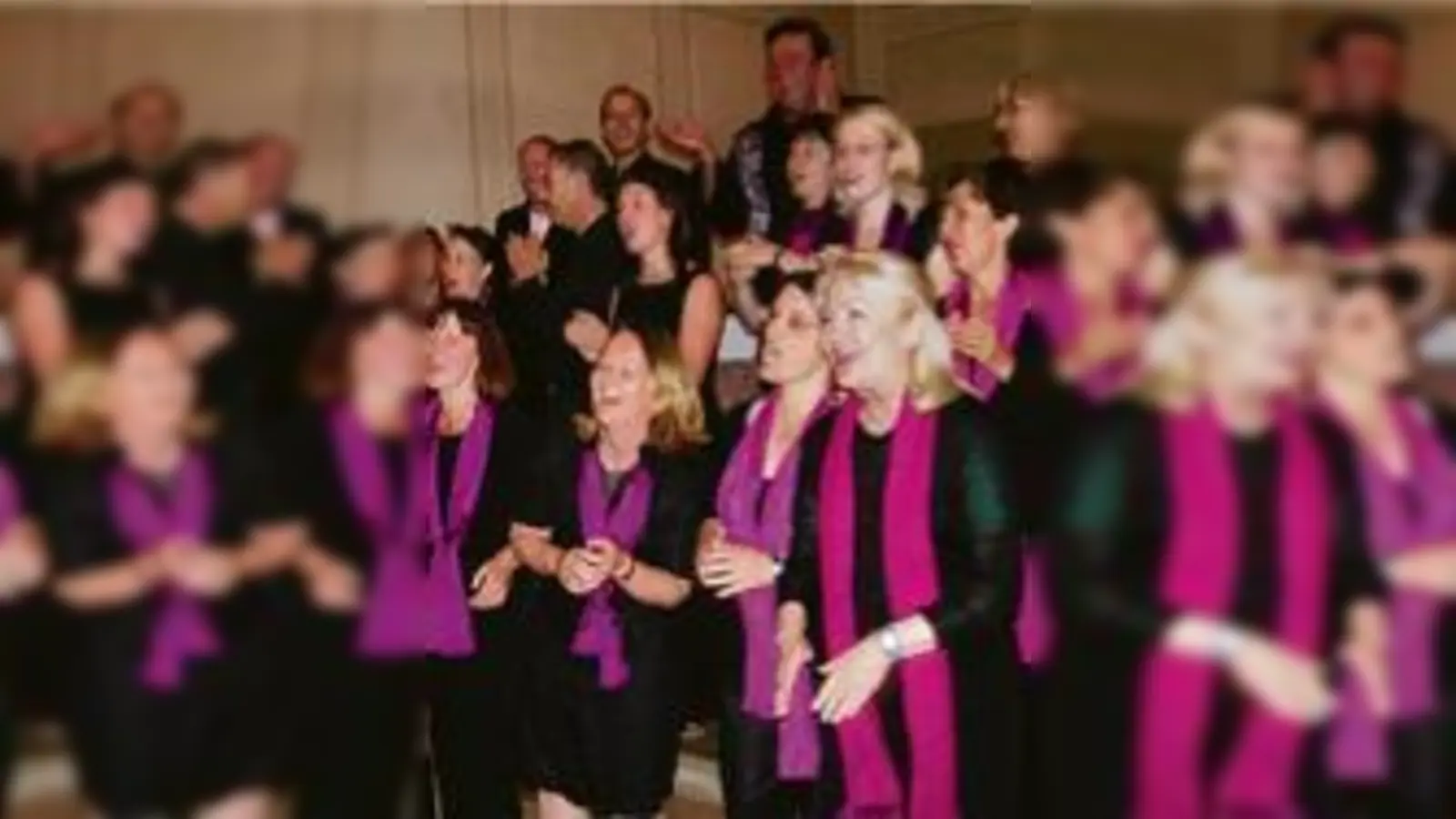 Am 27. Januar zeigen die »Emmeram Singers« Neukompositionen der Gospelszene. 	 (Foto: VA)