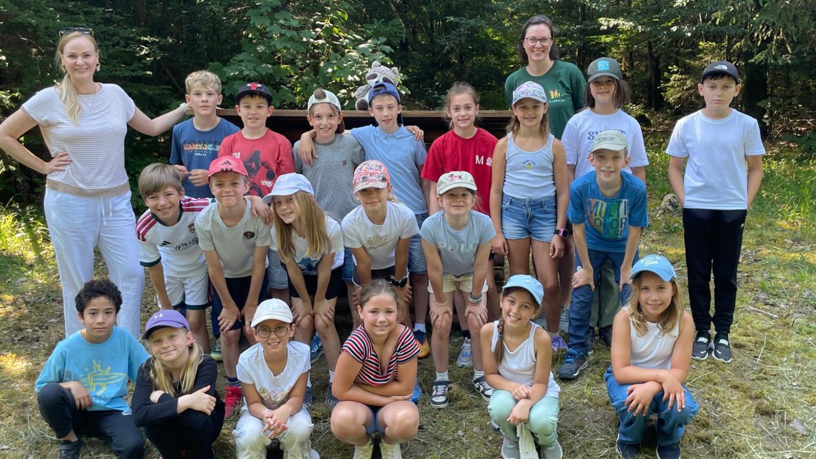 Mit-allen-Sinnen-im-Wald-Drittkl-ssler-der-Rotbuchenschule-auf-Entdeckungstour