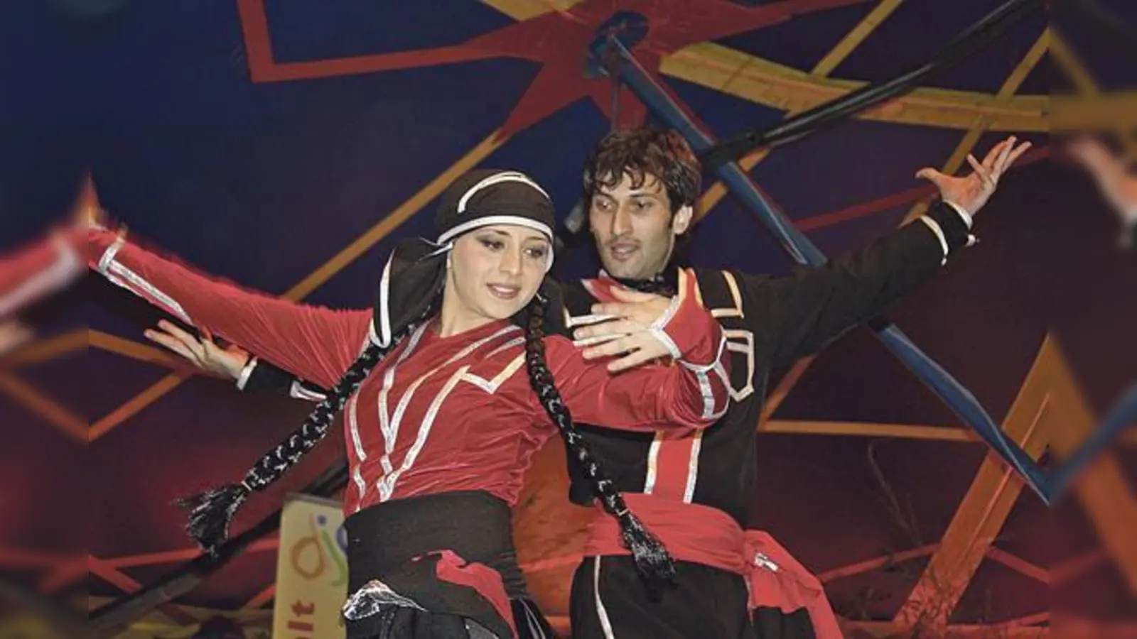 Zwölf Jugendvolkstanzgruppen treten am Samstag gegeneinander an und tanzen um die Gunst des  Publikums. 	 (Foto: VA)