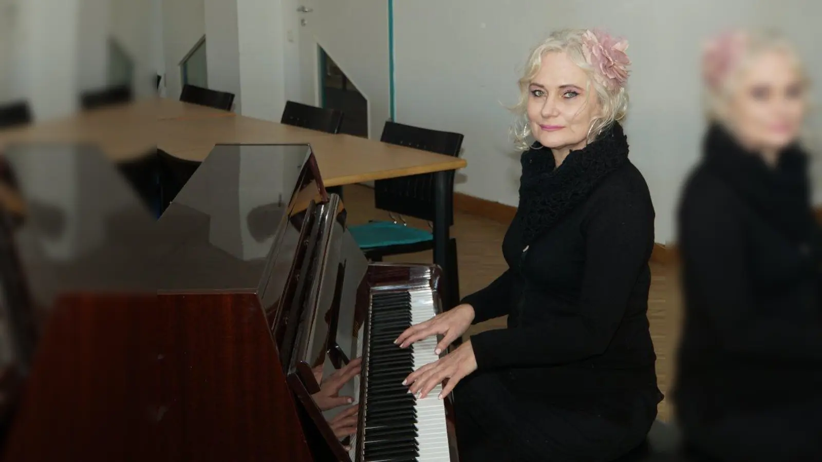 Friederike Berger ist begeistert: Im Rahmen der Kunstaktion „Play me, I'm yours” stellt das ASZ Obermenzing ebenfalls ein Klavier auf. (Foto: Peter Güntner)