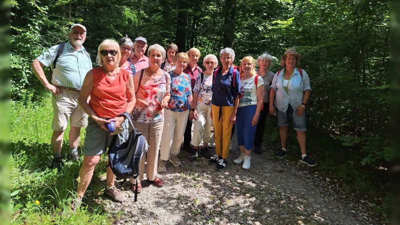 Die Seniorinnen und Seniren wanderten u.a. auf dem Prinzenweg von Possenhofen Richtung Starnberg. (Foto: Hella Büttrich)