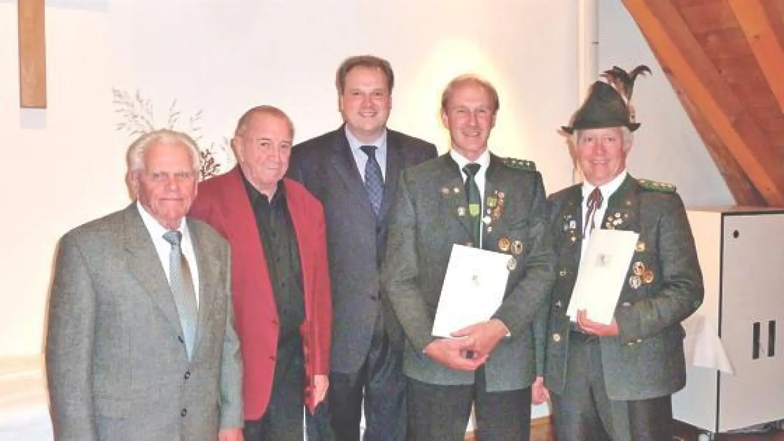 Ottmar Kreitmeier, Joseph Semmelmann, Stellvertretender Landrat Christoph Göbel, Georg Bockmaier und Lothar Birkner (von links).	 (Foto: Privat)