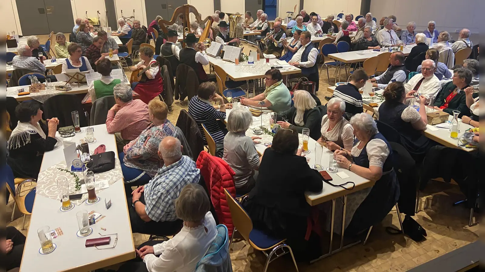Gute Unterhaltung mit viel Musik war geboten beim 21. Traditionellen Hoagartn der CSU.  (Foto: Thomas Haselbeck)