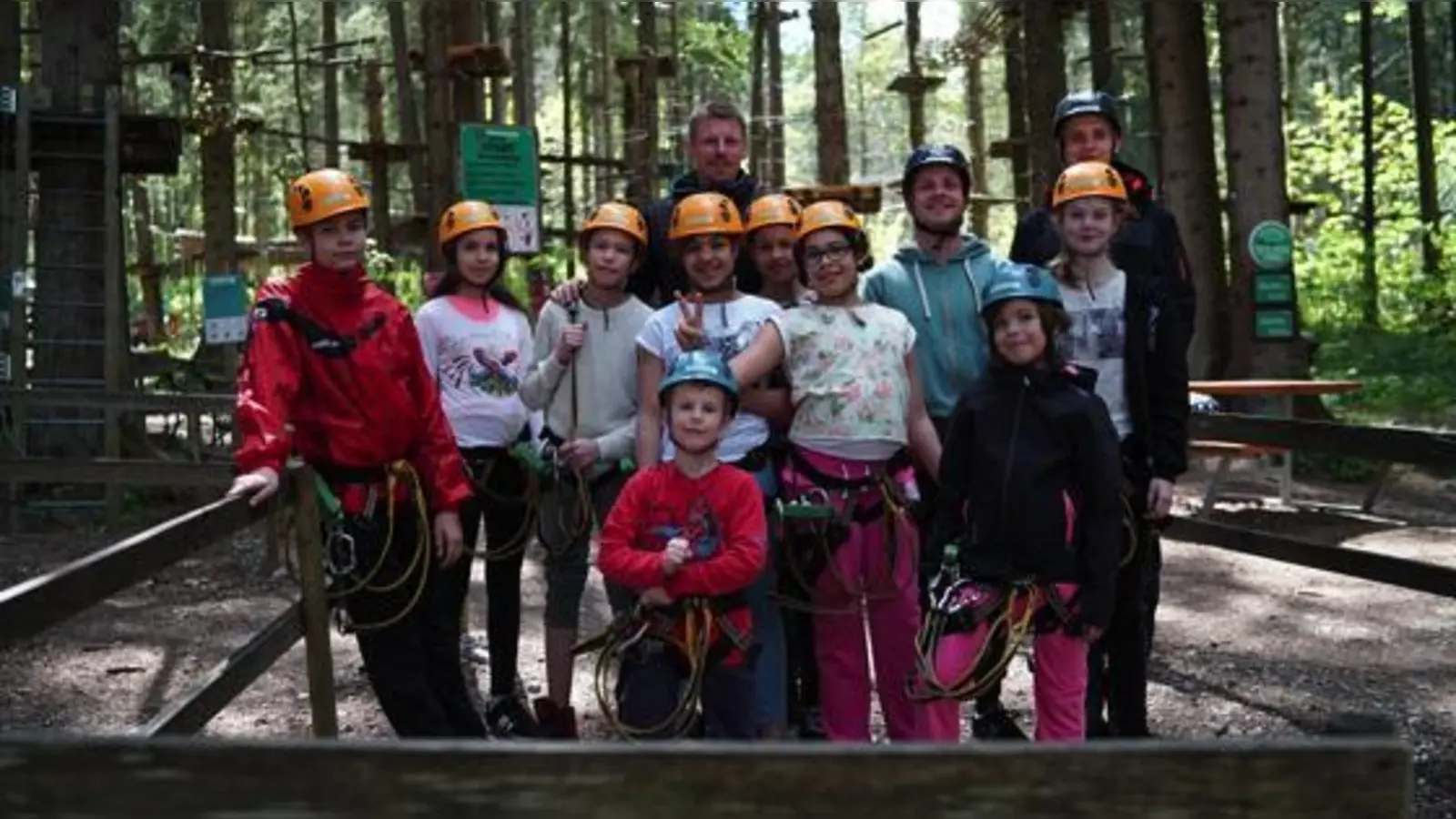 Der Schauspieler Martin Gruber (hinten) ermöglichte mit seiner Stiftung zehn Kindern aus dem Münchner Tillmann Kinder- und Jugendhaus drei unvergessliche Tage.	 (Foto: Martin Gruber-Stiftung)