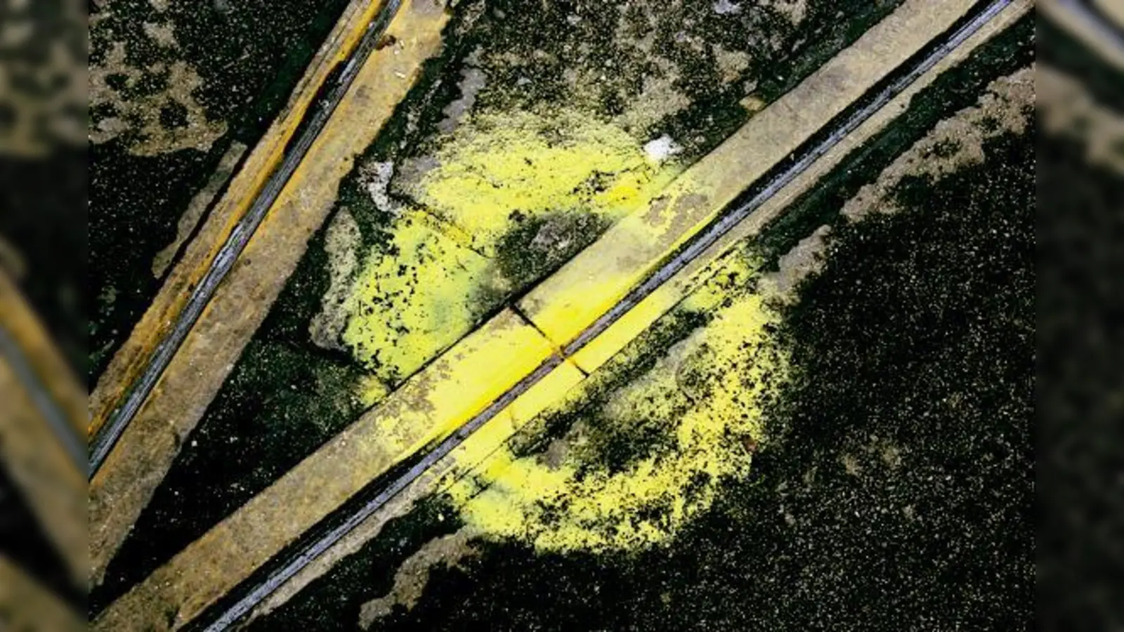 Einer der Gleisbrüche am Stachus: Es sieht harmlos aus, führt aber zu schweren Beeinträchtigungen für die Fahrgäste.	 (Foto: Gerhard Hauptmann)