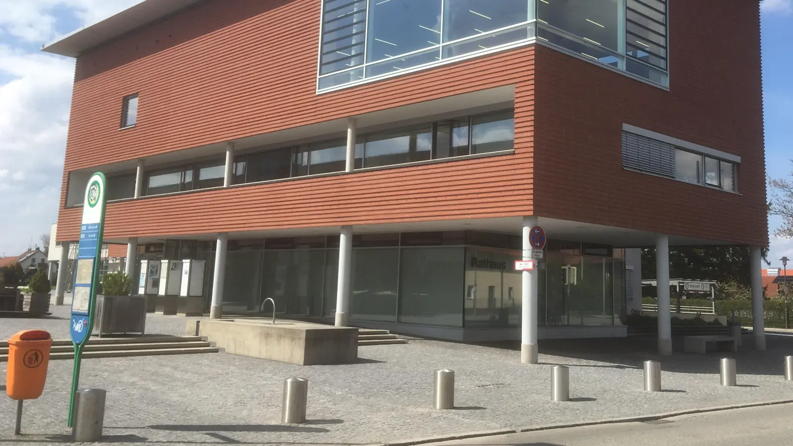Hier am Rathausplatz findet am 25. Oktober der erste Markt der Nachbarschaft statt.  (Foto: Archiv)
