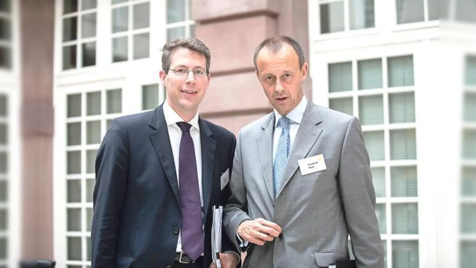 Friedrich Merz (rechts) begrüßte MdL Markus Blume (links) als Verstärkung aus Bayern in den Reihen der Atlantik-Brücke. 	 (Foto: RAUM 11, Jan Zappner.)