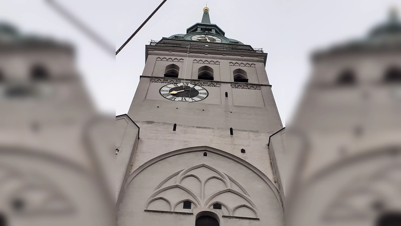 Von der Aussichtsplattform des Alten Peters abgeseilt wurde eine auf den Stufen verunglückte 35-jährige Frau.  (Foto: mha)