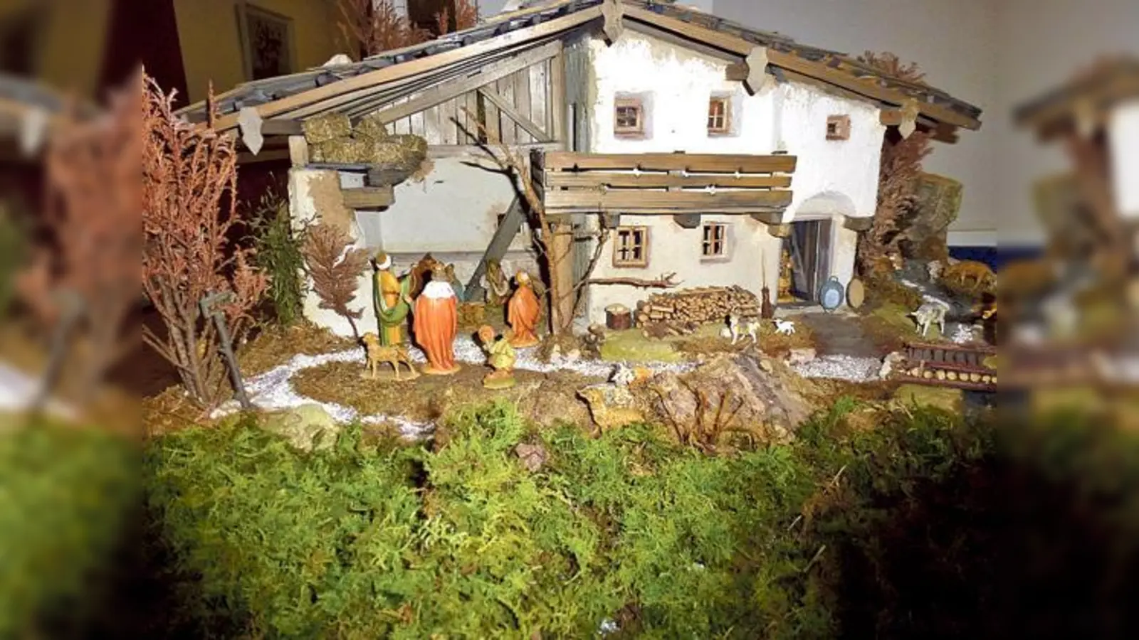 Peter Juhas stiftete dem Maria-Stadler-Haus in Haar dieses Jahr ein wunderschöne Krippe.	 (Foto: privat)