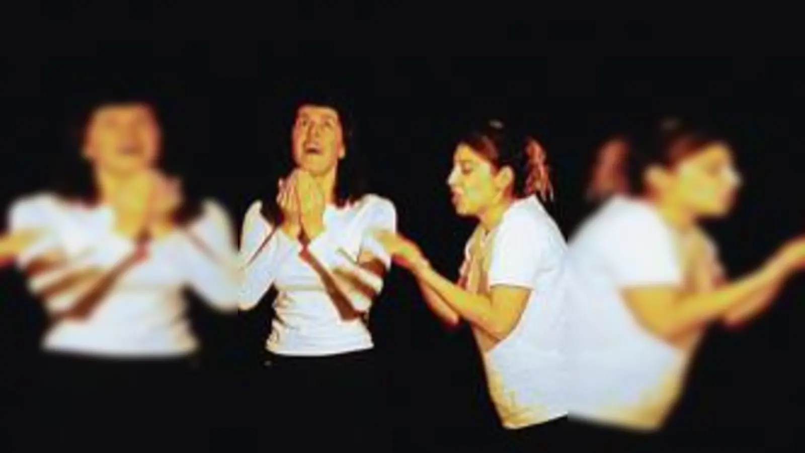 Da hilft nur noch beten: Wenn »Impro a la Turka« zeigen, wie es bei den Deutsch-Türken zugeht, bleibt kein Klischee verschont.  (Foto: VA)
