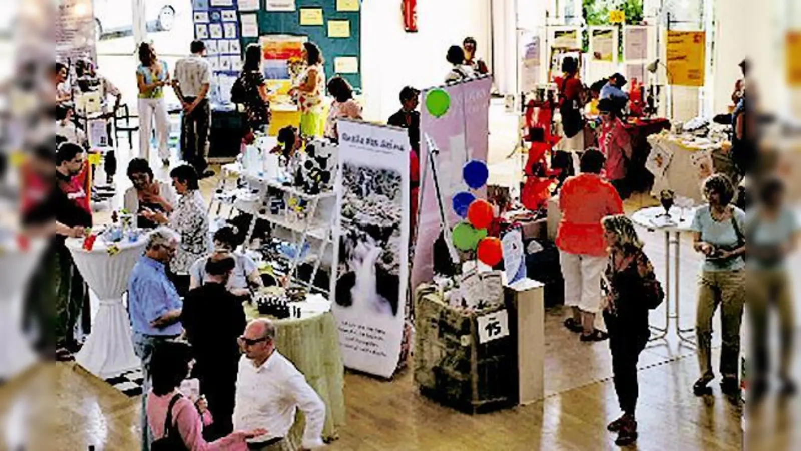 Besucherandrang auf der Ausstellung.  (Foto: typeo)