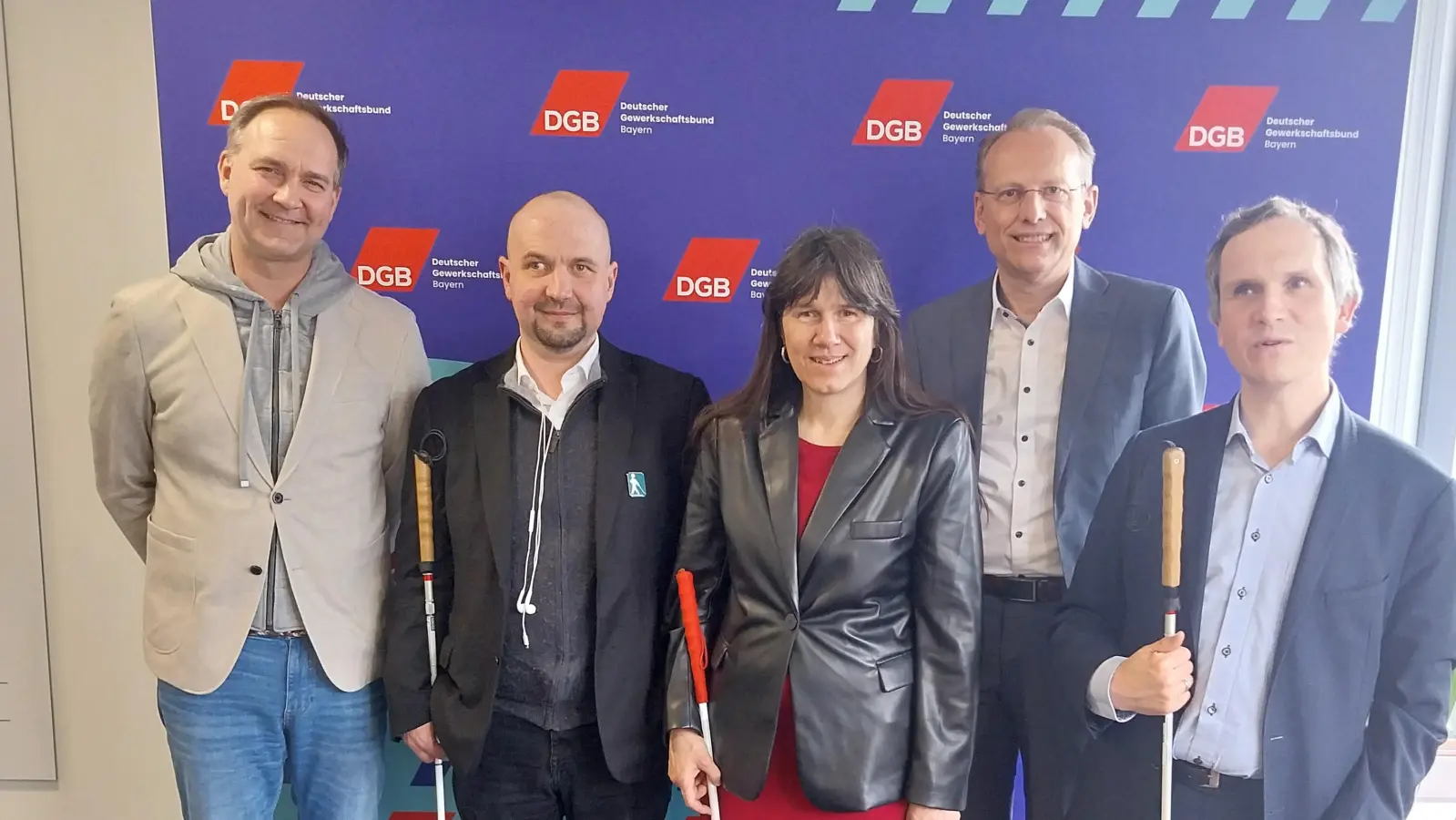 Lukas Graf, Bezirksgeschäftsführer DGB, Karl Depner (Landesvorstand BBSB), Judith Faltl (Landesvorsitzende BBSB), Bernhard Stiedl (Vorsitzender des DGB Bayern) und BBSB Landesgeschäftsführer Steffen Erzgraber (v.l.)  (Foto: ©BBSB)