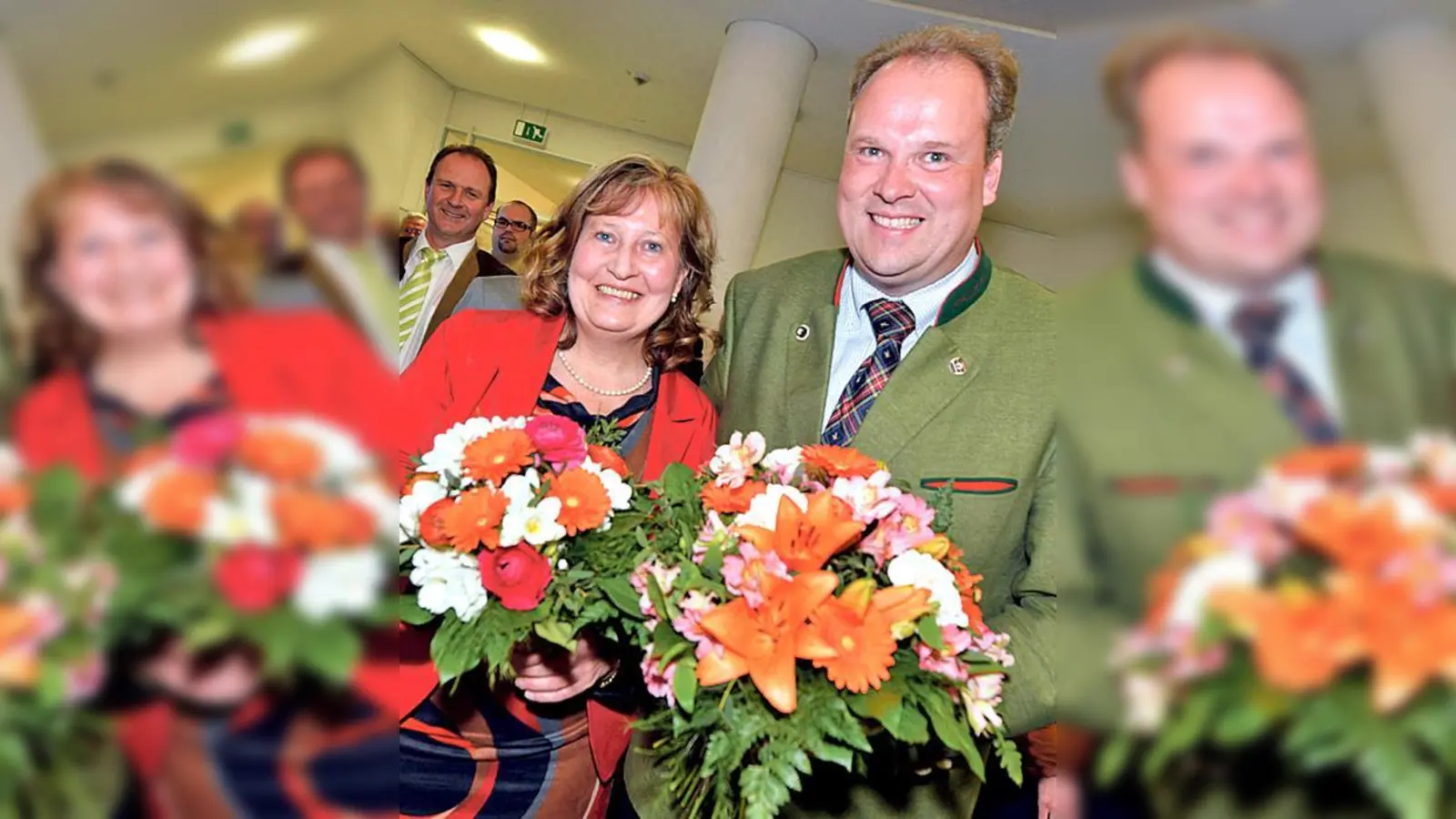 SPD-Herausforderin Annette Ganssmüller-Maluche gratulierte dem Wahlsieger Christoph Göbel zur Wahl am vergangenen Sonntag.	 (Foto: Schunk)