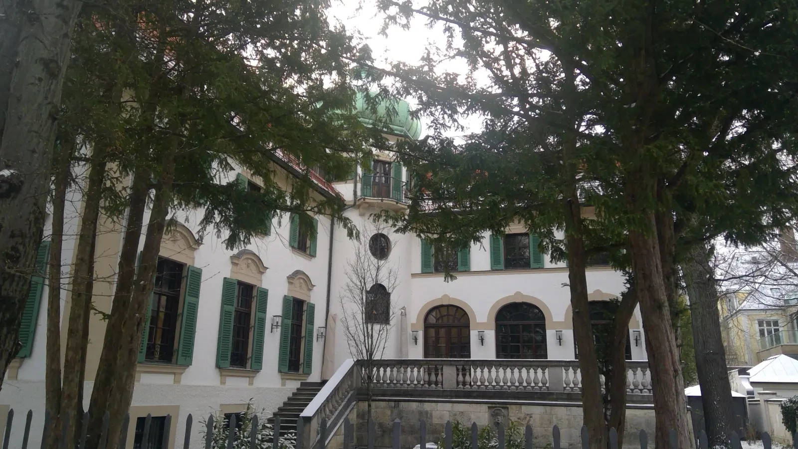 Die Monacensia im Hildebrandhaus lädt nach vier Jahren wieder zum Sommerfest ein. (Foto: bas)