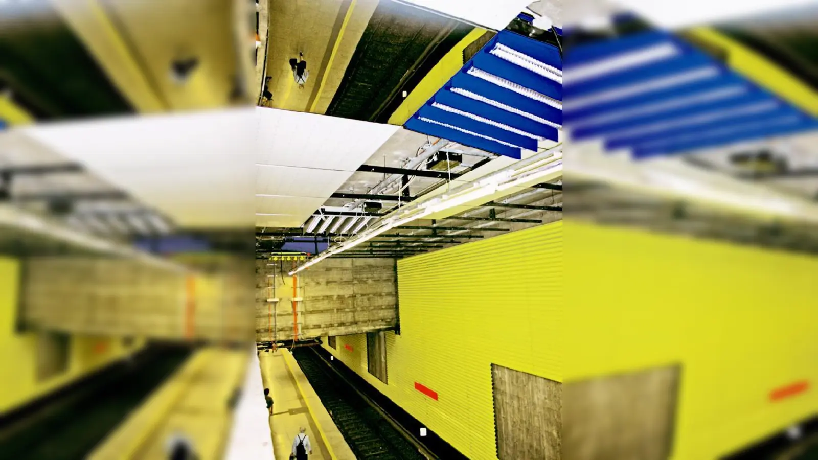 Mit einer Spiegelfläche wie im Bild links oben wird die ganze Bahnhofsdecke überzogen. 	 (Foto: ms)