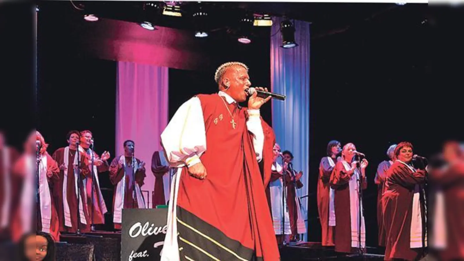 Oliver Schott und seine »The Golden Gospel Choir« singen heuer auf dem Neufahrner Christkindlmarkt.	 (Foto: VA)