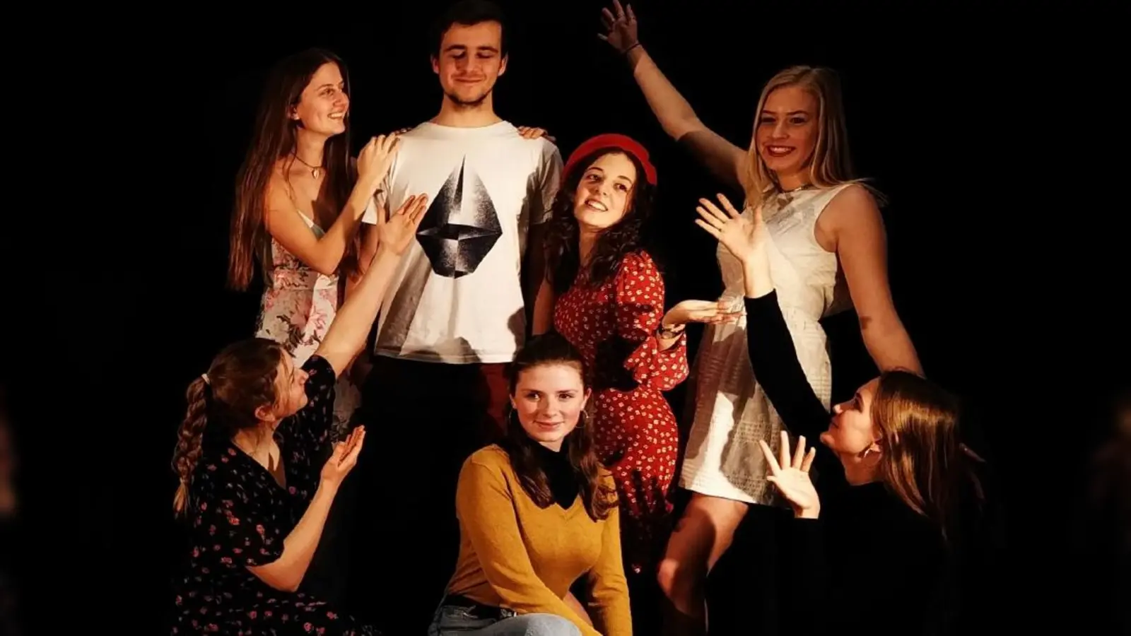 Szenenbild aus "Die Trumanshow", einer Adaption des Hollywood-Films mit Jim Carrey. (Foto: Maria-Theresia-Gymnasium München)