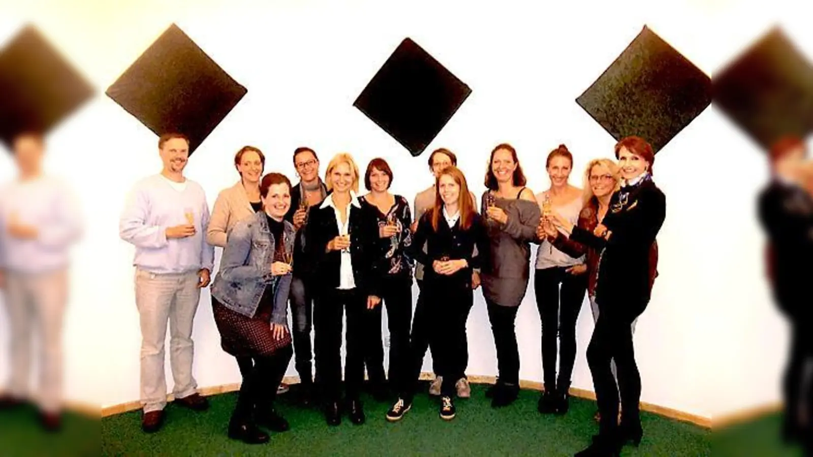 Elternbeiräte und Leitung sorgen sich gemeinsam mit die Kinder bei Champini.	 (Foto: VA)