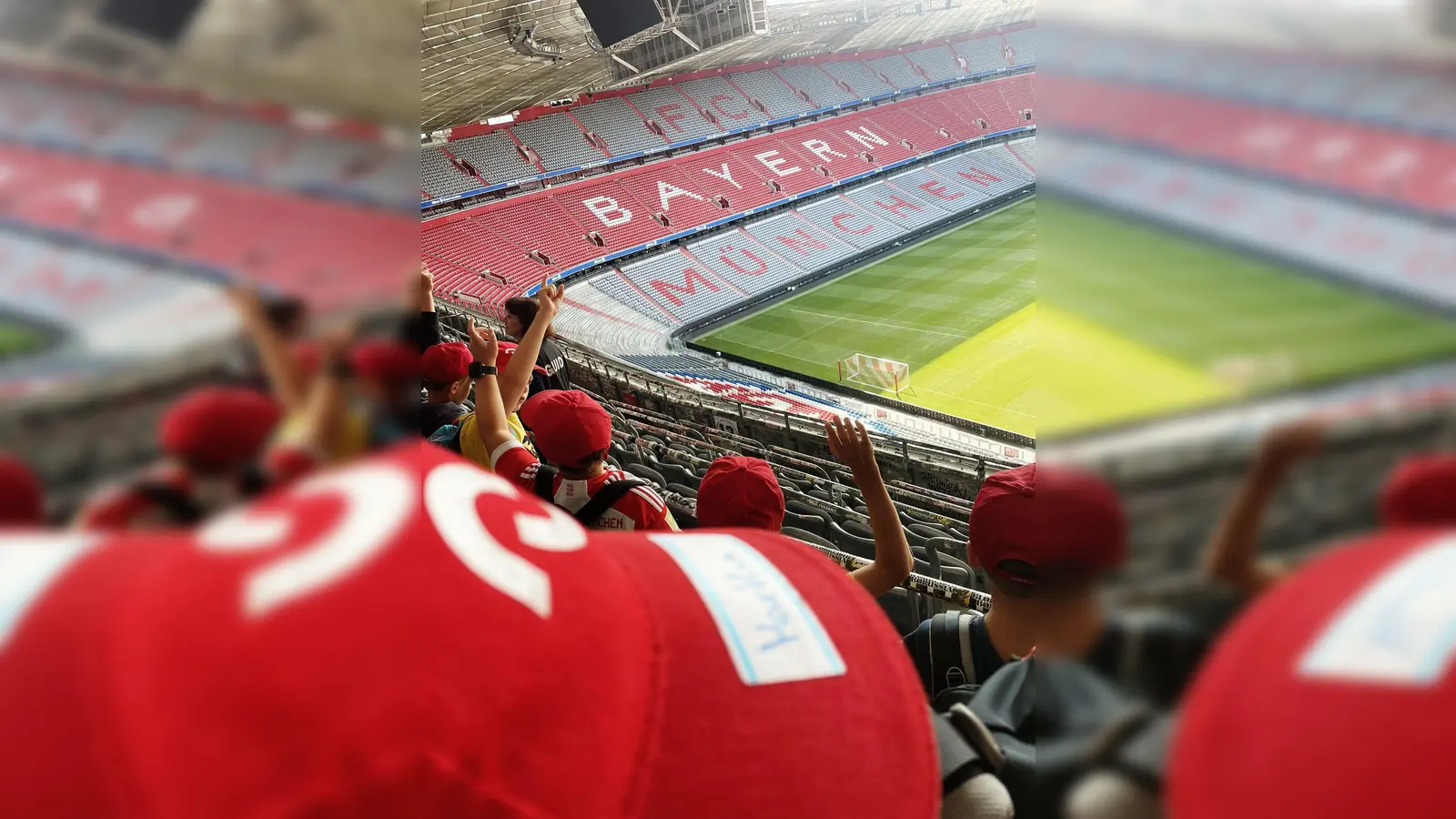 Zu den beliebten Angeboten der Nachbarschaftshilfe gehört der Besuch der Allianz-Arena. (Foto: NbH Vaterstetten)