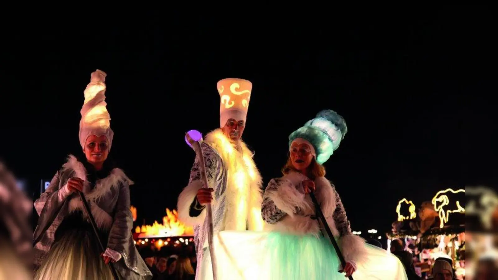 Für eine märchenhafte Performance auf dem Tollwood Winterfestival sorgt das Stelzentheater „Illumina” vom 18. bis 21. Dezember. (Foto: tollwood.de)