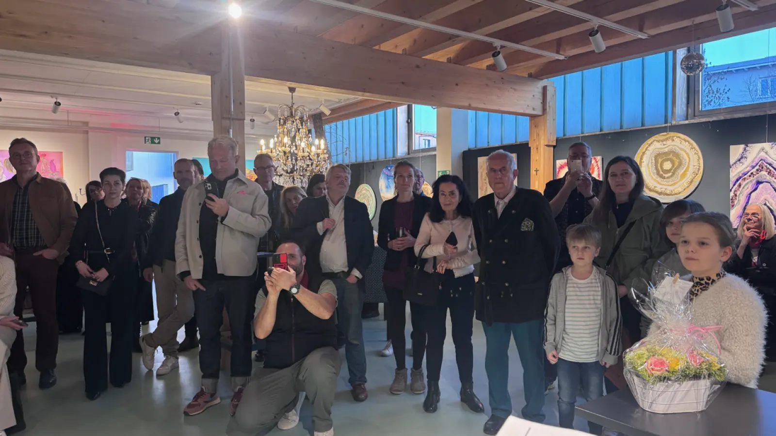 Sehr gut besucht war die Vernissage in den Kunstwerken Dachau. (Foto: Kunstwerke Dachau)