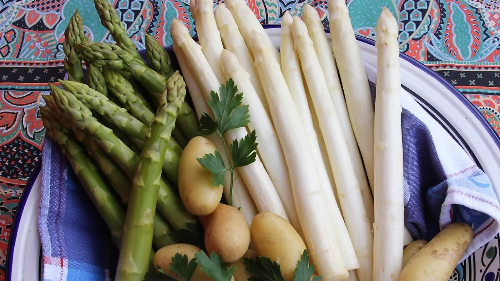 Rund um den Spargel dreht sich der AWO-Ausflug nach Schrobenhausen und Langenmosen. (Symbolbild: dek)