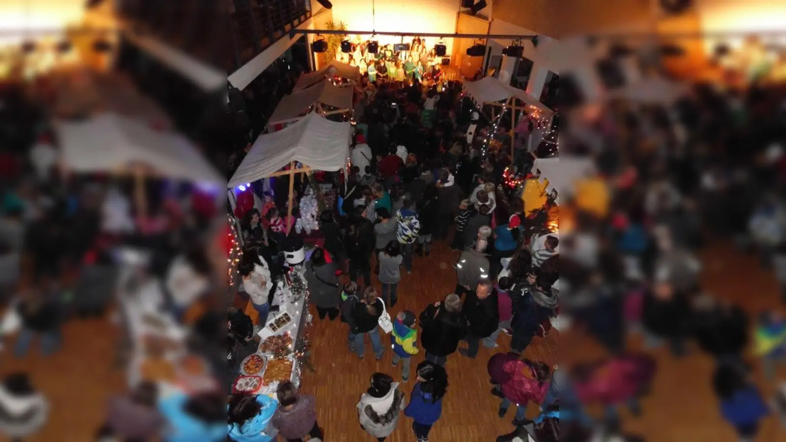 Großer Andrang herrschte beim Kerschensteiner Christkindlmarkt, und die Besucher zeigten sich sehr großzügig. (Foto: Schule)