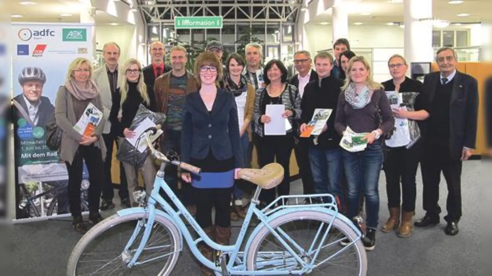 Mit dem Rad zur Arbeit. Die glücklichen Gewinner der AOK-Aktion	 (Foto: AOK)