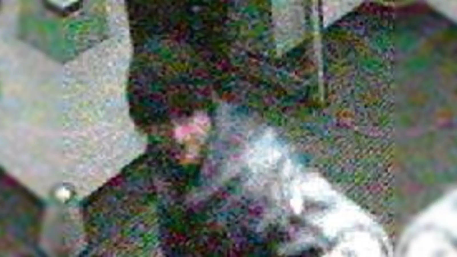 Die Überwachungskamera hat den Überfall aufgezeichnet.  (Foto: Polizei)