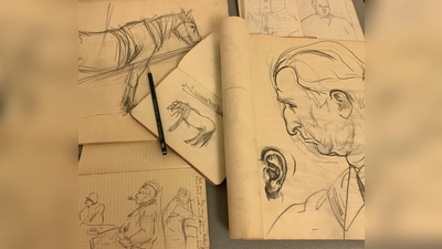 Blick in eine Ausstellungsvitrine im Museum Franz Xaver Stahl. (Foto: VA)