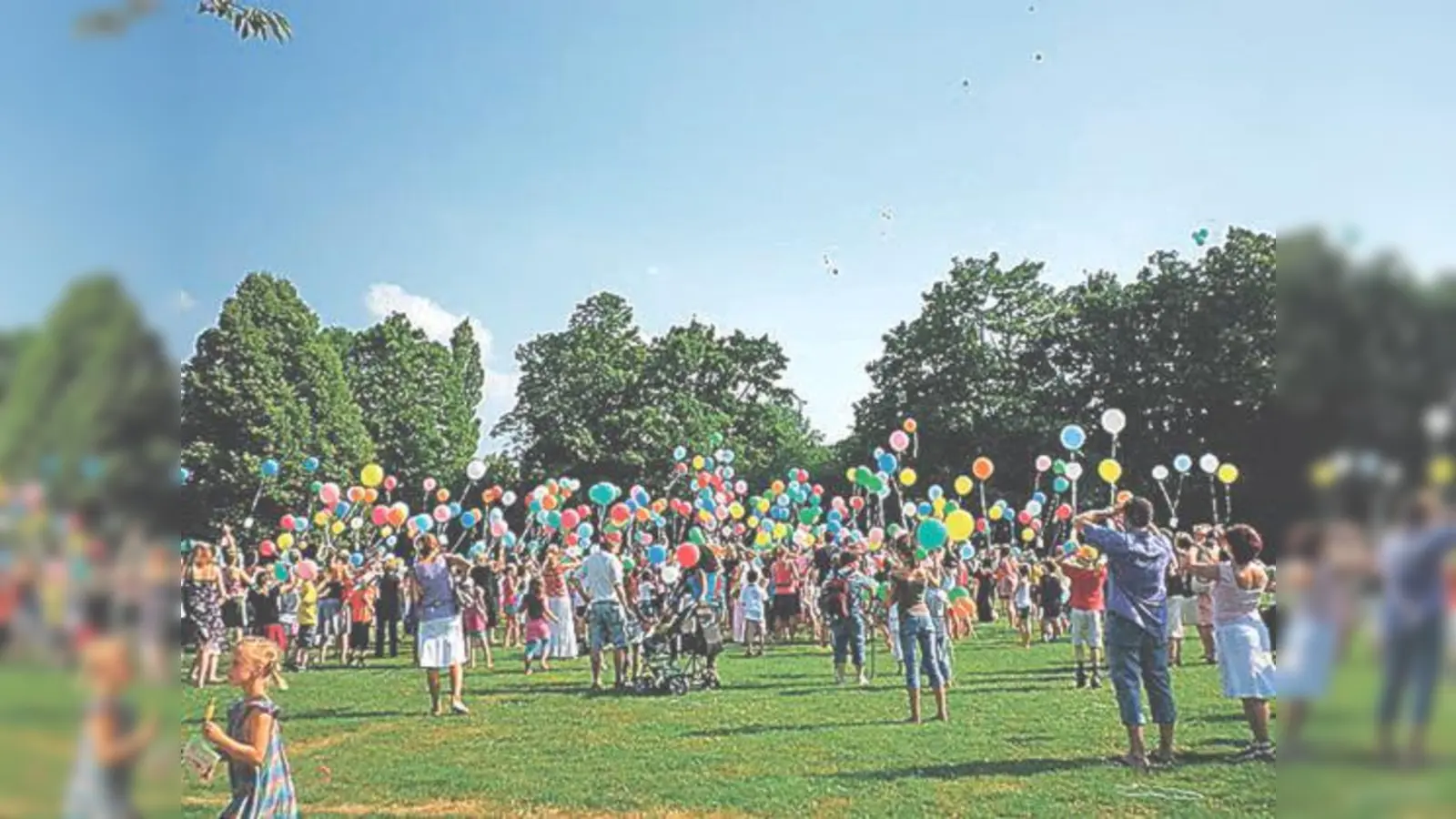 Das Sommerfest gipfelte in einem gemeinsamen Luftballonwettbewerb, bei dem 1.000 Luftballone in den Himmel stiegen. 	 (Foto: Schule)