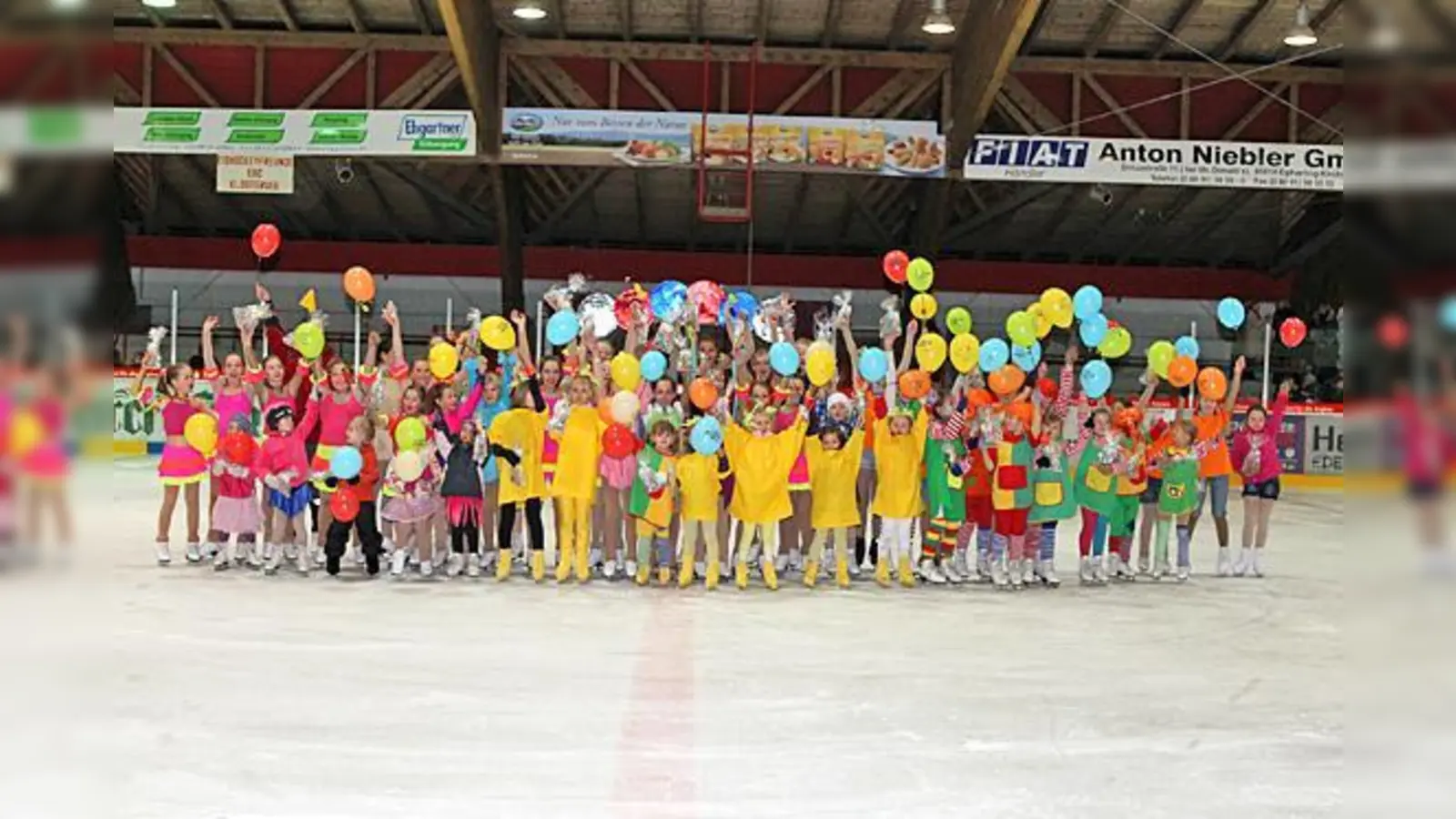 Zum 22. Mal können sich Eiskunstlaufbegeisterte auf das Grafinger Schaulaufen freuen: dieses Jahr am Rosenmontag, 11. Februar  kostümierte Besucher erwünscht! 	 (Foto: VA)