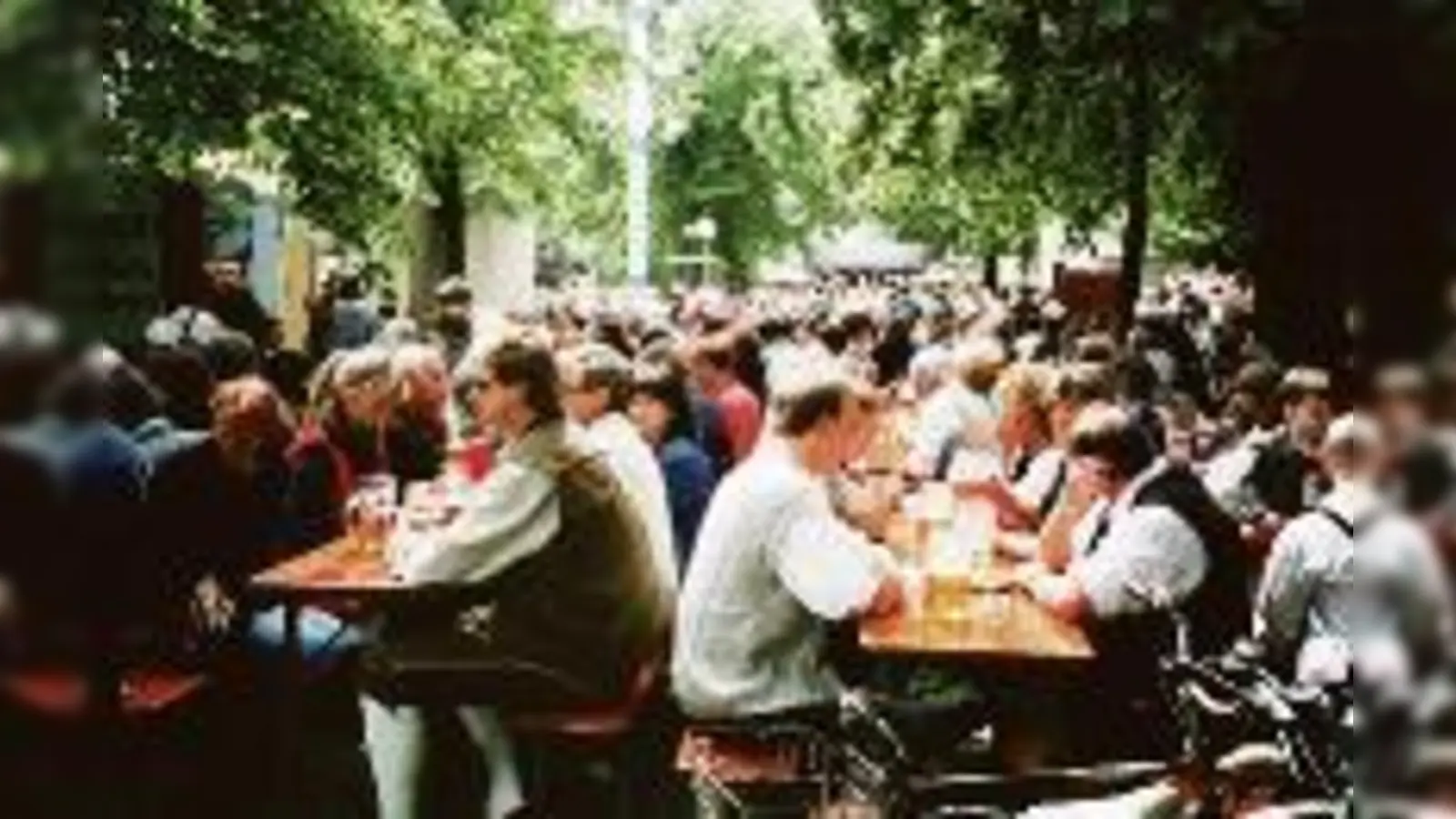 Konzentration auf das Wesentliche: »Beim Moosacher Dorffest geht es darum, dass man sich zusammensetzt, ein bisschen ratscht und Brotzeit macht.«	  (F: Archiv)