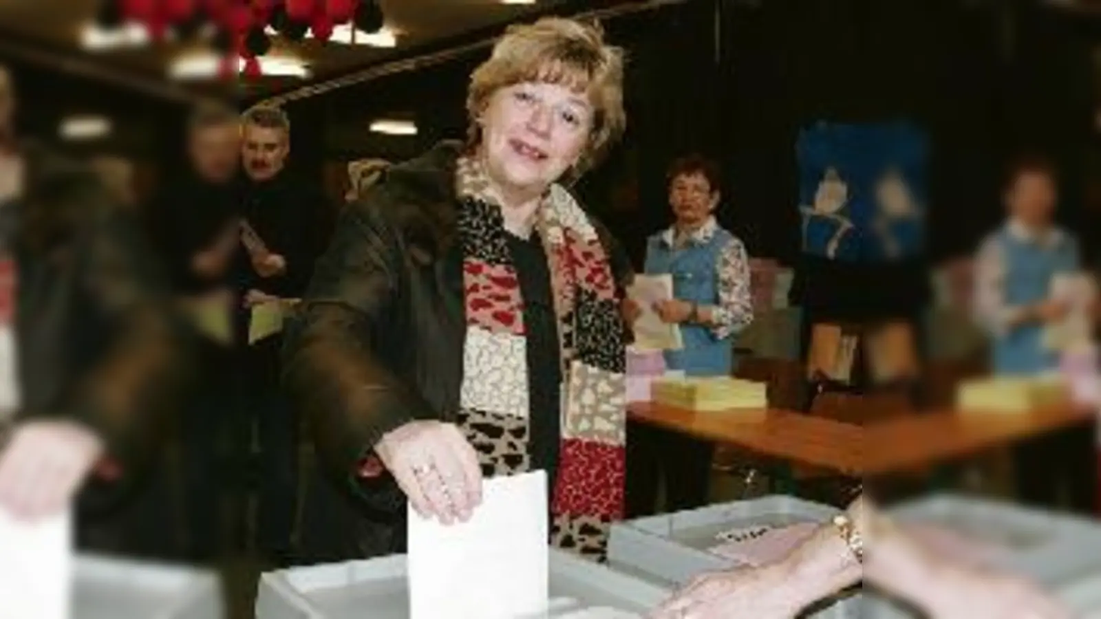 Lächelnde CSUler, joggende Pfarrer, unkonventionelle Künstler, zufriedene Opern-Projektleiter, wählende Politiker und sportelnde Moosacher  das und viel mehr war Moosach im Jahr  (2008.Fotos: Archiv)