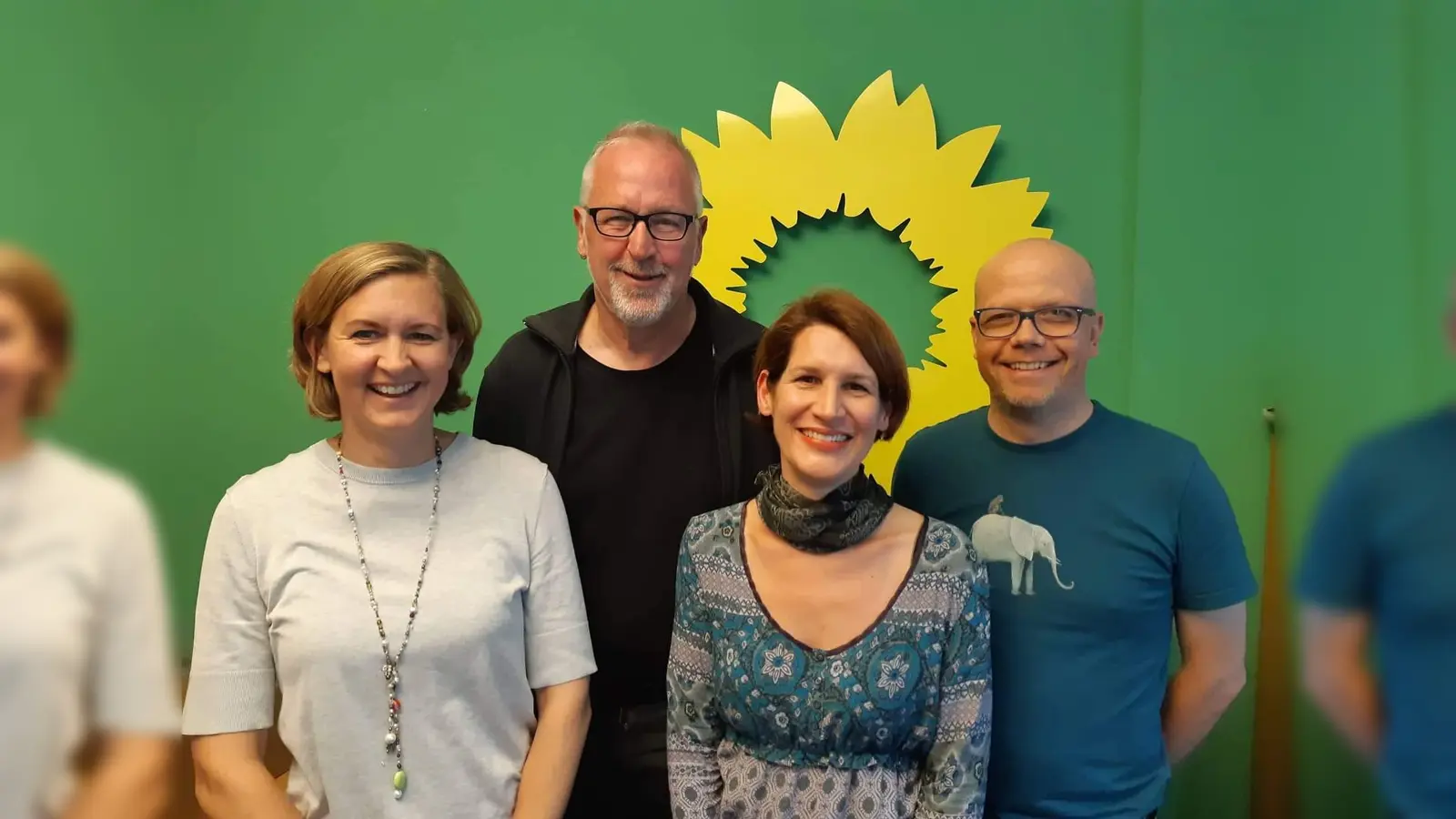 Der neue Vorstand des Ortsverbandes Giesing-Harlaching. Von links nach rechts: Steffi Häger, Norbert Weigler, Anais Schuster-Brandis, Peter Fetzer. Nicht im Bild ist Simone Wittmann. (Foto: Weisenburger)