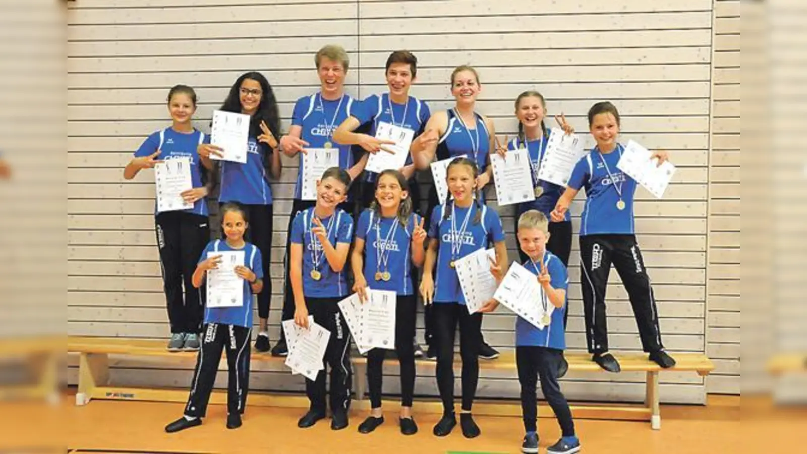 (V. l. hinten): Jessica Groschupp, Maryam Ezzat, Alexander Brandl, Andreas Steger, Stefanie Dietrich, Lea Steger, Emily Brenner, (v.l. vorne) Salma Ezzat, Markus Wechner, Alexander Stadler, Serafina Gilik und Henrik Heileman.  (F.: RSV)