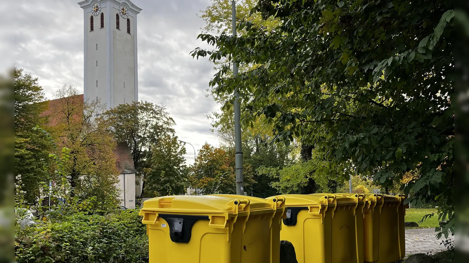 Für ein sauberes Ramersdorf findet eine gemeinsame Müllsammelaktion statt. (Foto: Münchner Wohnen Service GmbH)
