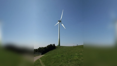 Ziel des Radausflugs ist das Windrad bei Fröttmaning. Vorher wird in Grünwald eingekehrt. (Foto: CC BY-SA 3.0)