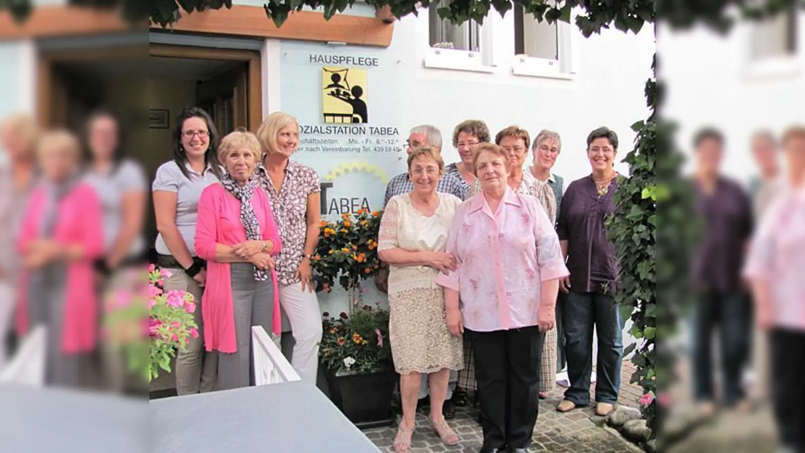 Tabea Gründerin und Leiterin Alice Wolf (Mitte) und ihre Mitarbeiter aus Waldtrudering und Oberammergau.  (Foto: bus)