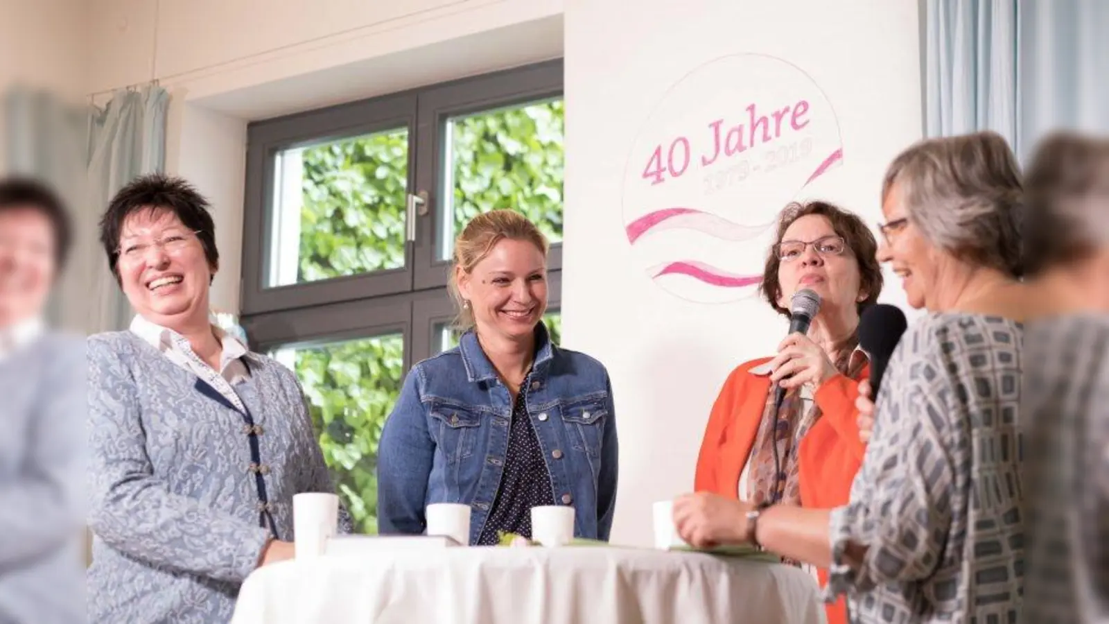Podiumsgespräch zum Jubiläum: v.l. Prof. Fabienne Becker-Stoll, Stephanie Jacobs (RGU), Bürgermeisterin Christine Strobl und Astrid Draxler von der Beratungsstelle. (Foto: Daniela Pfeil/Beratungsstelle Häberlstraße 17)