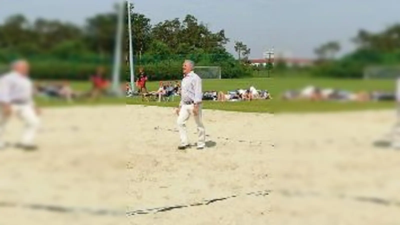 Im Dauereinsatz: Die neue Beach-Volleyballanlage hinter dem Freizeitbad aquariush ist seit Samstag für den SV Lohhof geöffnet.	  (Fotos: VA)